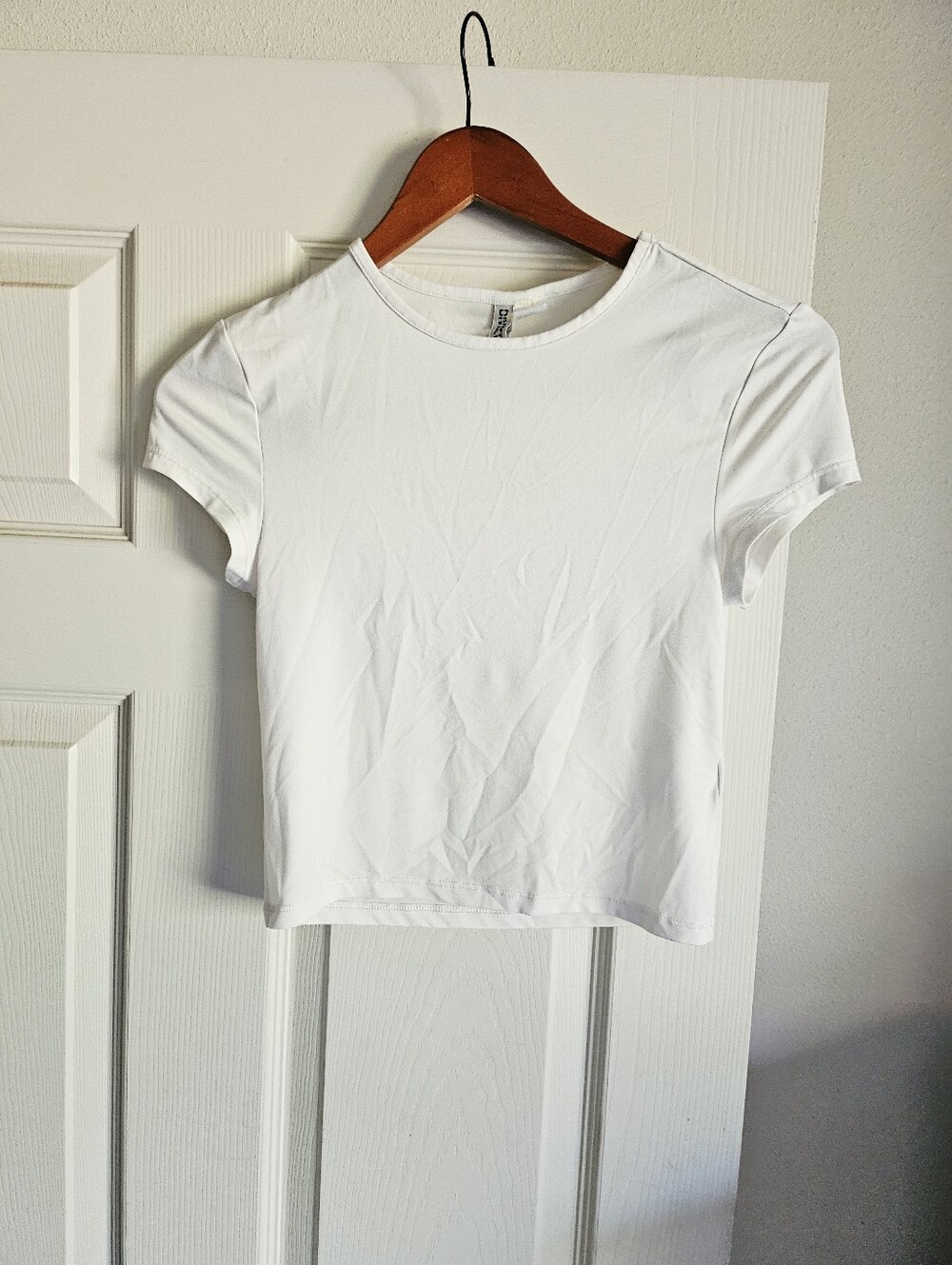 10/$15 Divided S Crop Tee White Overall Good Used Condition